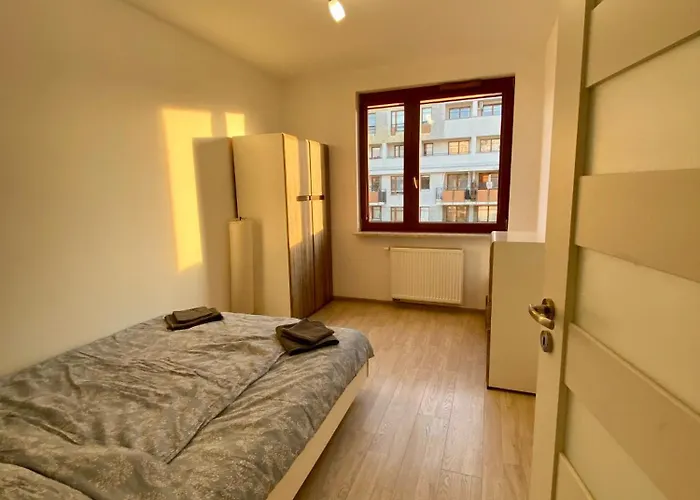 Komfortowy Z Balkonem Na Woli, 2 * Varsó